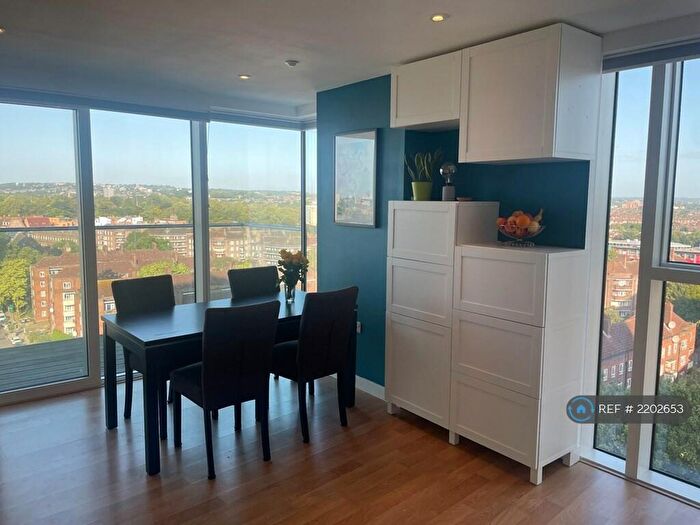 2 Bedroom Flat To Rent In Residence Tower, London, N4