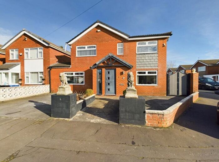 6 Bedroom Link Detached House For Sale In Warwick Court, Manchester, M16