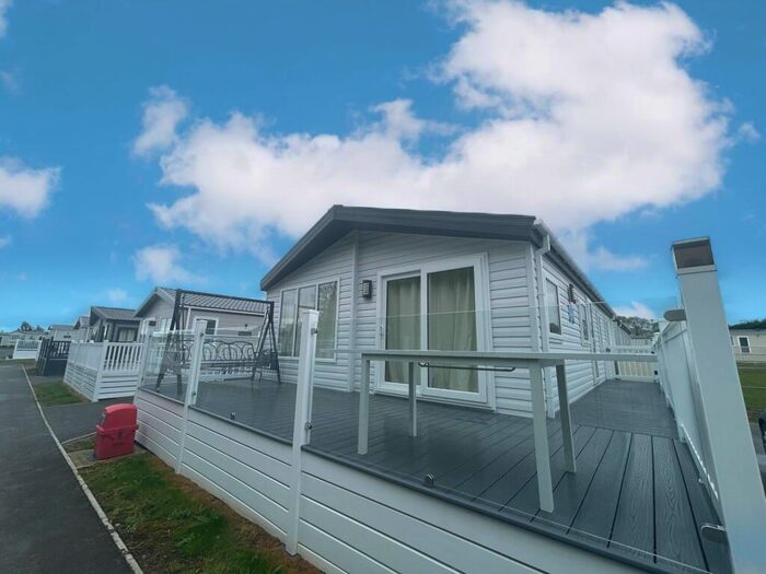 3 Bedroom Park Home For Sale In Carlton Meres Park, Carlton, Saxmundham, IP17