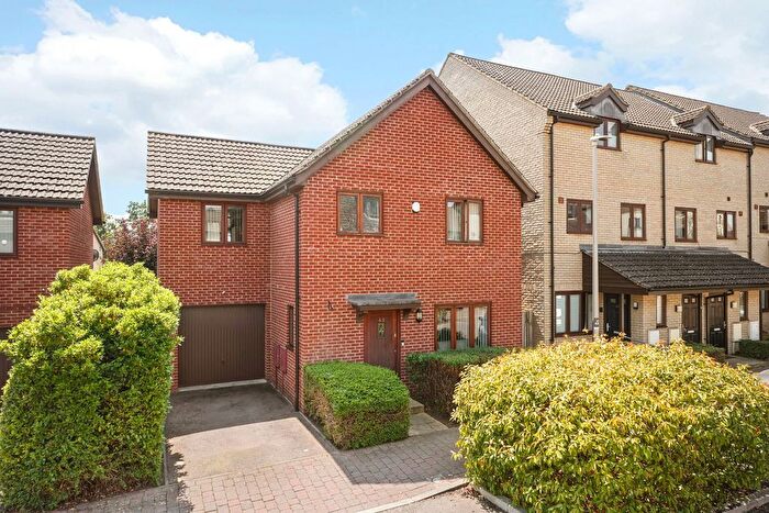 4 Bedroom Detached House For Sale In Kelling Way, Broughton, Milton Keynes, MK10
