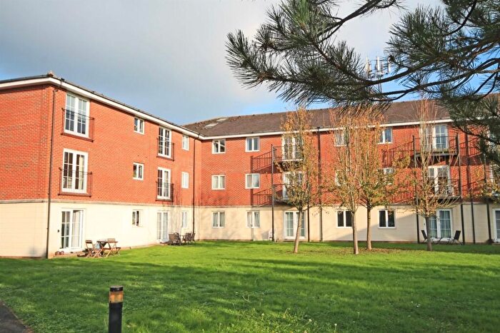 2 Bedroom Flat To Rent In Arundel Court, Brookers Road, Billingshurst, RH14