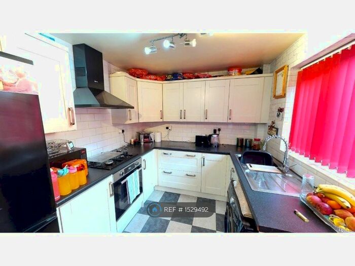 3 Bedroom Terraced House To Rent In Cumberland Avenue, Swinton, Manchester, M27
