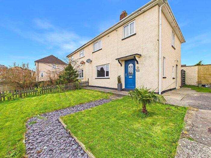 3 Bedroom Semi-Detached House For Sale In Hawthorn Rise, Haverfordwest, SA61