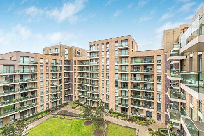 2 Bedroom Flat To Rent In Queenshurst Square, Kingston Upon Thames, KT2
