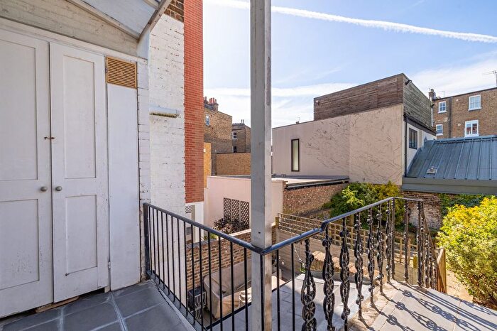 1 Bedroom Flat For Sale In Chesilton Road, Fulham, SW6