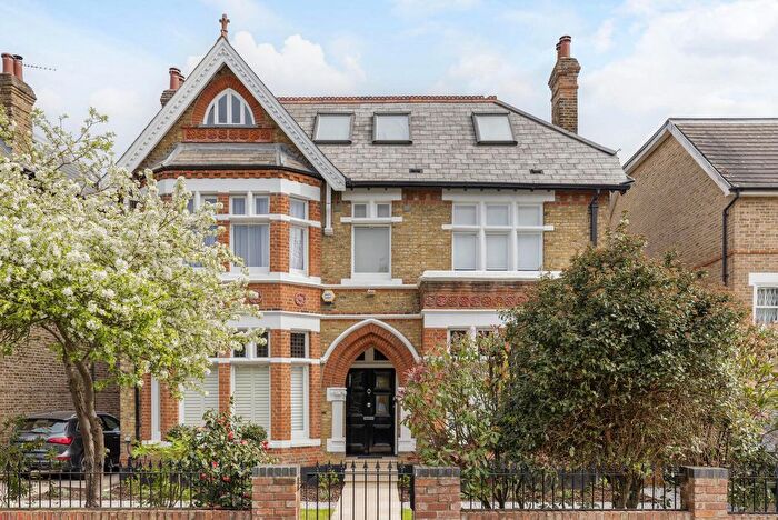 5 Bedroom Detached House For Sale In Woodville Road, London, W5