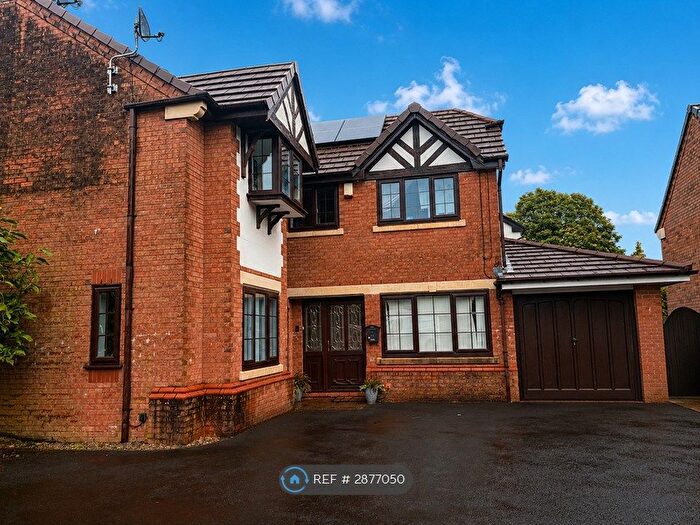 6 Bedroom Detached House To Rent In Waterslea Drive, Bolton, BL1