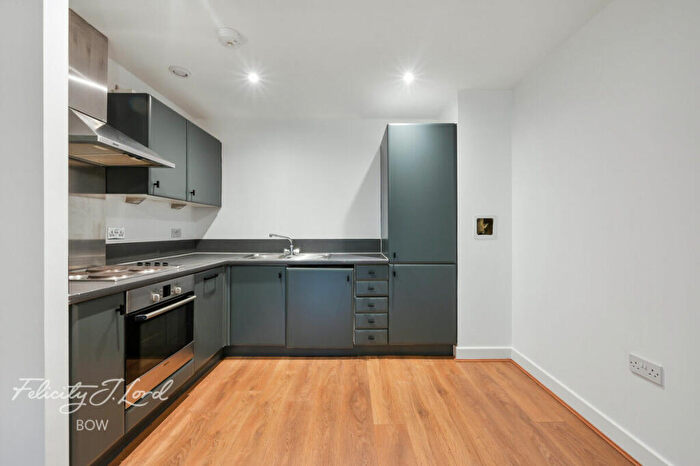 2 Bedroom Flat For Sale In Meath Crescent, London, E2