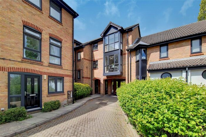 2 Bedroom Flat To Rent In Sterling Place, London, W5