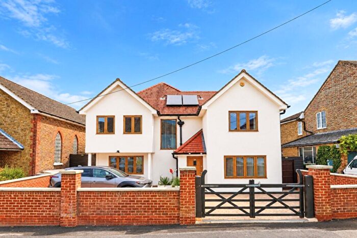 4 Bedroom Detached House For Sale In Church Street, Rochester, Kent, ME1