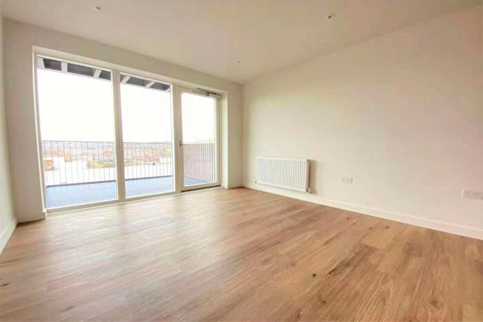 2 Bedroom Apartment To Rent In Alington House, N8