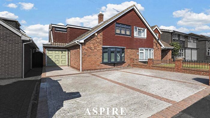 3 Bedroom Semi Detached House For Sale In Arundel Road, Thundersley, Benfleet, Essex, Ss, SS7