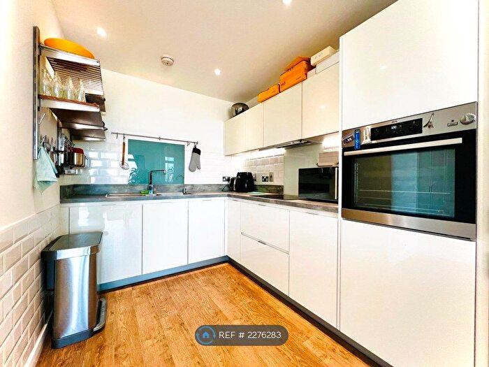 1 Bedroom Flat To Rent In Chorley Court, London, E14