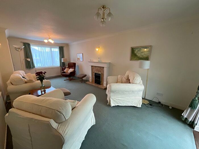 4 Bedroom Detached House For Sale In Lightfoots Close, Scarborough, YO12