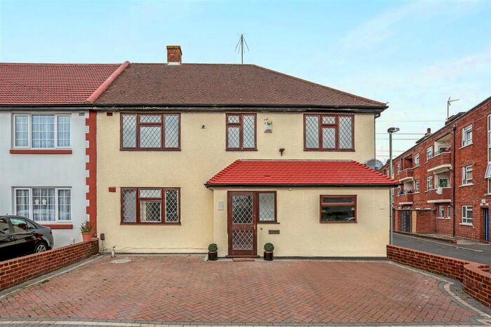 6 Bedroom Semi-Detached House To Rent In Clensham Lane, Sutton, SM1