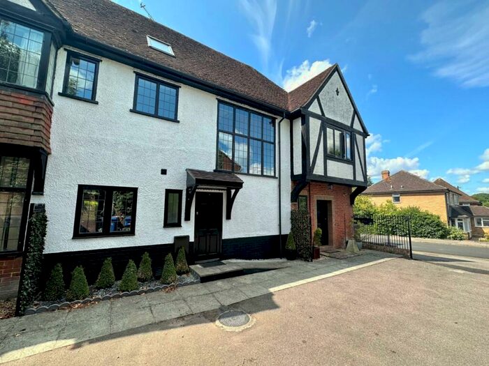 4 Bedroom Town House To Rent In Woodridge Close, The Ridgeway, Bracknell, Berkshire, RG12