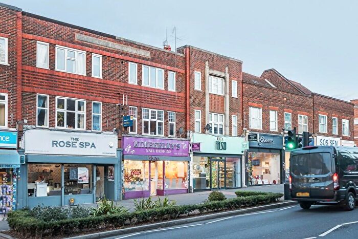 1 Bedroom Apartment To Rent In Central Road, Worcester Park, KT4