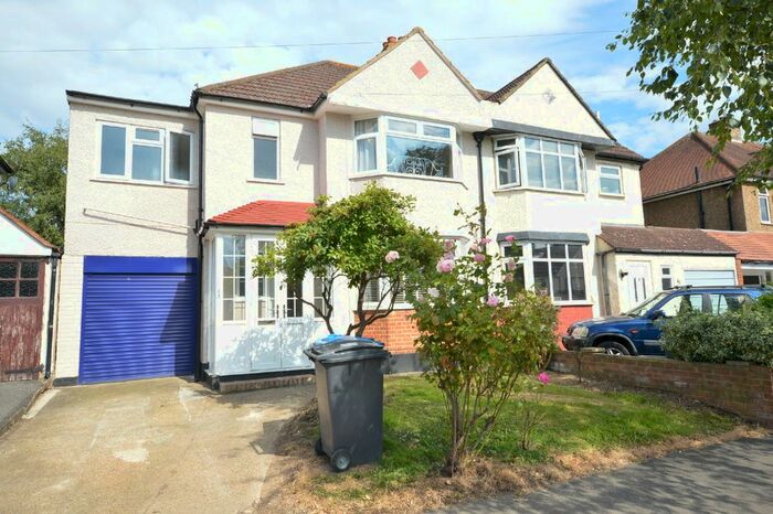 4 Bedroom Semi-Detached House To Rent In Somerset Avenue, Chessington, Surrey, KT9