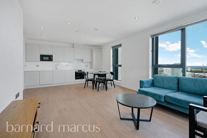 2 Bedroom Apartment To Rent In Sutton Court Road, Sutton, SM1