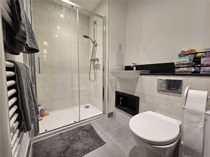 2 Bedroom Flat For Sale In Carnation Gardens, Hayes, Greater London, UB3