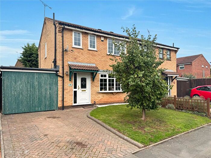 3 Bedroom Semi-Detached House For Sale In Grosvenor Close, Glen Parva, Leicester, Leicestershire, LE2