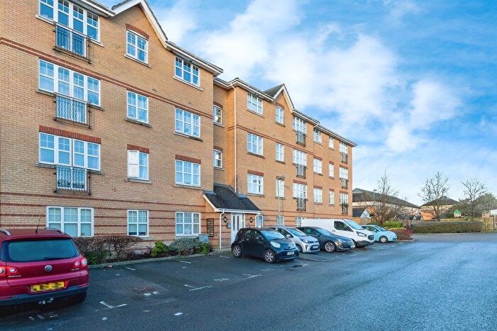 2 Bedroom Flat For Sale In Aylward Drive, Stevenage, SG2