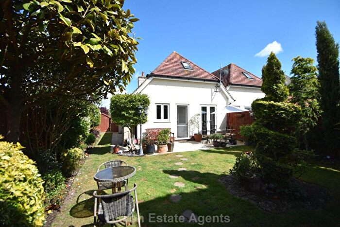 3 Bedroom Semi-Detached House For Sale In Clipper Close, Gosport, PO12