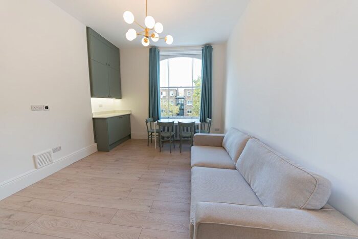2 Bedroom Flat To Rent In Victoria Park Road, London, E9
