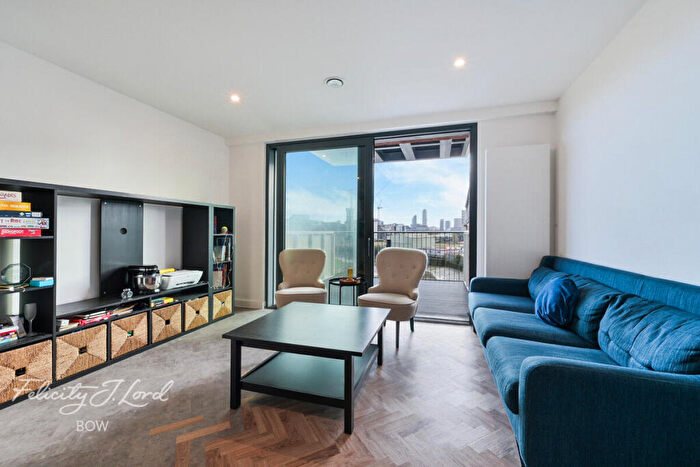 3 Bedroom Apartment For Sale In Makers Yard, London, E3