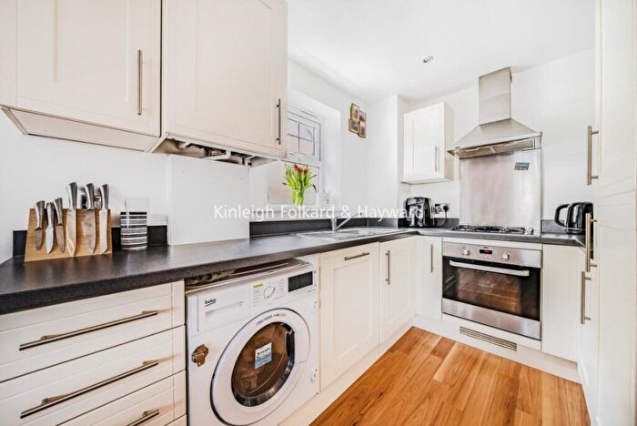 2 Bedroom Flat To Rent In Wells View, Bromley, BR2