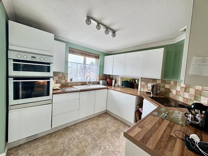 2 Bedroom Detached Bungalow For Sale In Stour Hill Park, West Stour, SP8