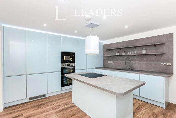 2 Bedroom Apartment To Rent In Clarendon Road, Southsea, PO4