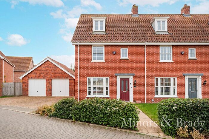 3 Bedroom Town House To Rent In Barbel Close, Mulbarton, NR14