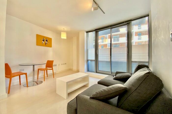 Apartment To Rent In Ingram Street, Leeds, LS11