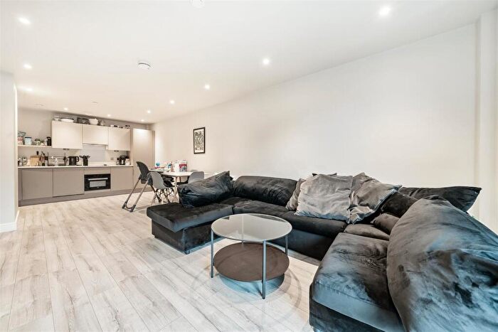 2 Bedroom House To Rent In Steel House, Petersfield Avenue, Slough, SL2