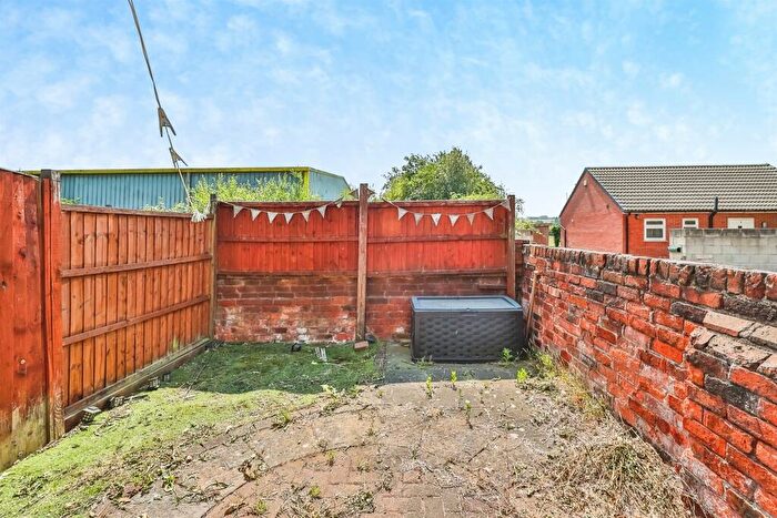 3 Bedroom End Of Terrace House For Sale In Hallam Fields Road, Ilkeston, DE7