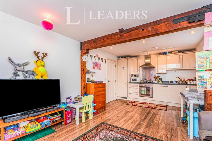 2 Bedroom Flat To Rent In Lansdowne Hill, Southampton, SO14