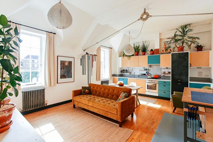 1 Bedroom Flat For Sale In Eden Grove, Mount Carmel Court, N7