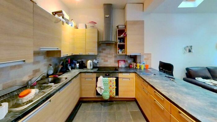 6 Bedroom House To Rent In Tiverton Road, Birmingham, B29