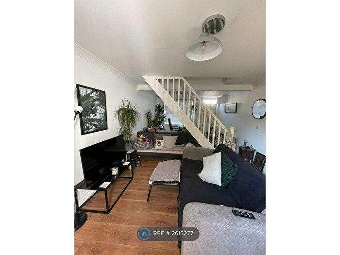 2 Bedroom Terraced House To Rent In Trinity Road, Richmond, TW9