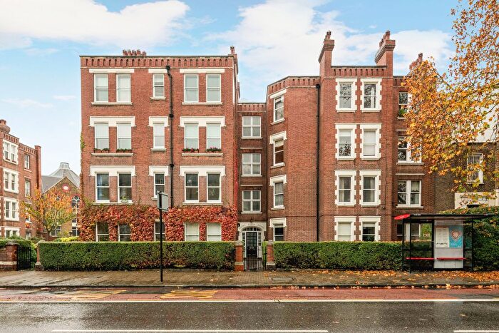3 Bedroom Flat For Sale In Camberwell New Road, London, SE5