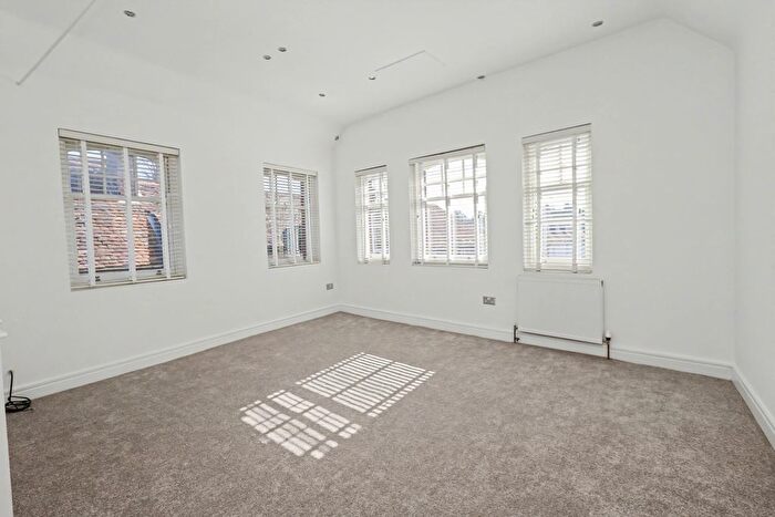 1 Bedroom Flat To Rent In Bishops Waltham, Southampton, SO32