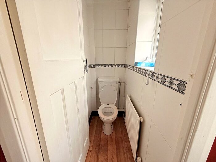 3 Bedroom Terraced House For Sale In Tycoch Road, Sketty, Swansea, SA2