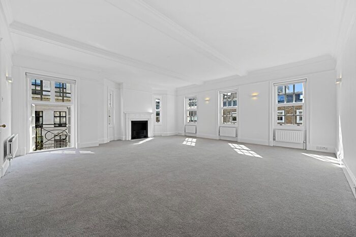 1 Bedroom Flat To Rent In Queen Anne Street, Marylebone Village, London, W1G