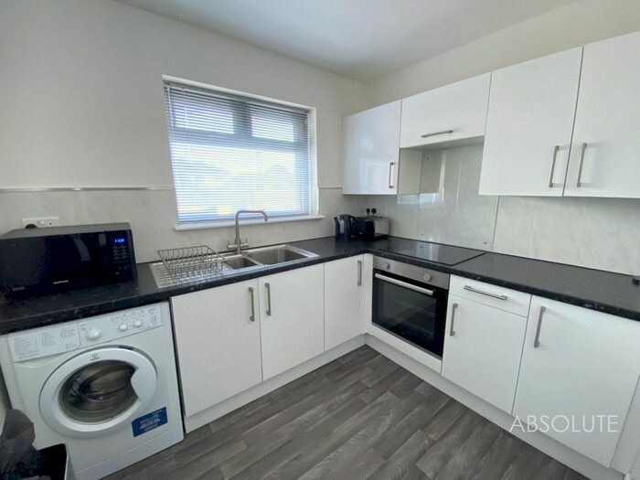 3 Bedroom Maisonette To Rent In - Torquay Road, Paignton, TQ3