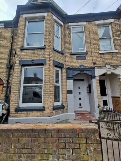 1 Bedroom Flat To Rent In Albert Avenue, Hull, Yorkshire, HU3