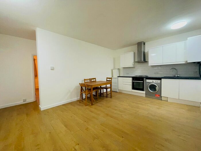 2 Bedroom Flat To Rent In Upper Richmond Road, London, SW15