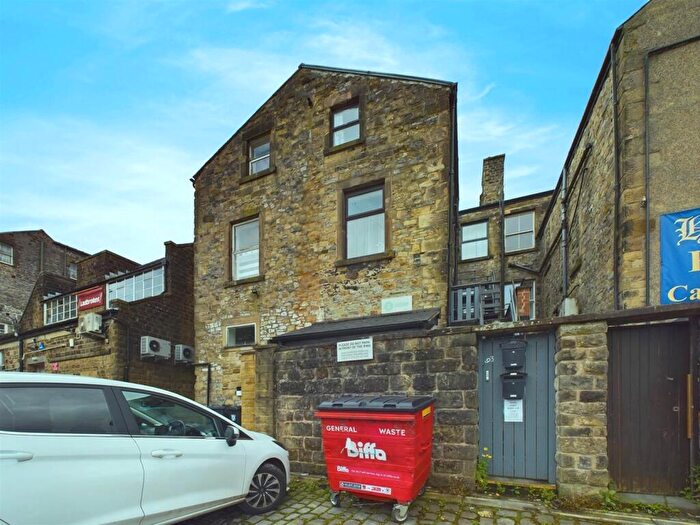 2 Bedroom Flat For Sale In Spring Gardens, Buxton, SK17