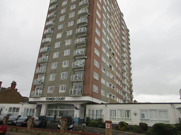 3 Bedroom Flat To Rent In Westcliff Parade, Westcliff On Sea, SS0