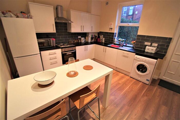 4 Bedroom Terraced House To Rent In Mayville Place, Hyde Park, Leeds, LS6